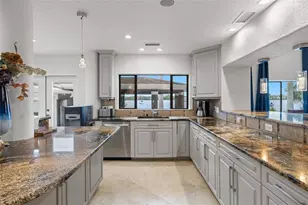 2785 Bayside Dr S, Saint Petersburg, FL 33705 - Photo 12