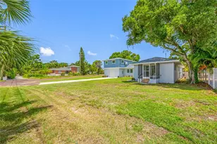 380 Villa Grande Ave S, Saint Petersburg, FL 33707 - Photo 10