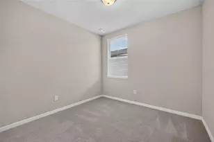 3087 Forrest Plum Ct, Zephyrhills, FL 33540 - Photo 10