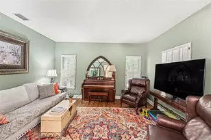 5217 S Crescent Dr, Tampa, FL 33611 - Photo 16