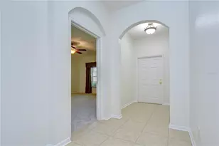 426 Summerlyn Dr, Valrico, FL 33594 - Photo 4