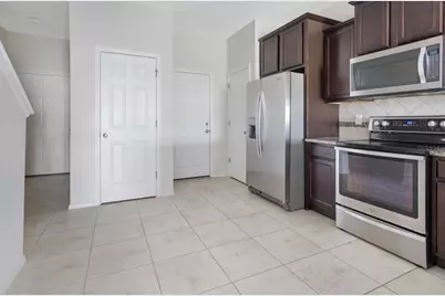4770 White Sanderling Court, Tampa, FL 33619 - Photo 8