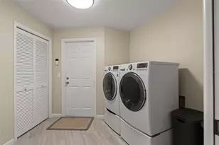 13916 Middle Park Dr, Tampa, FL 33624 - Photo 20