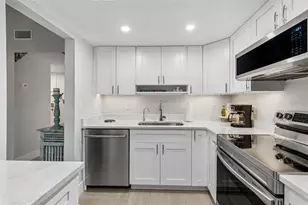 505 Plaza Seville Ct, Treasure Island, FL 33706 - Photo 8