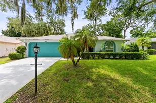 3550 Oak Lake Dr, Palm Harbor, FL 34684 - Photo 2