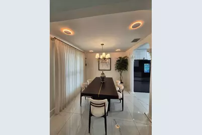 5817 Tampa Shores Boulevard, Tampa, FL 33615 - Photo 8