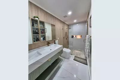 5817 Tampa Shores Boulevard, Tampa, FL 33615 - Photo 14