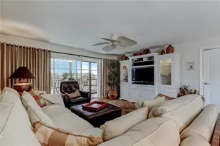 9450 Harbor Greens Way, Seminole, FL 33776 - Photo 20