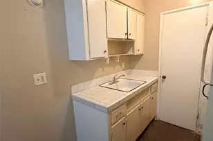 1273 S Betty Ln, Clearwater, FL 33756 - Photo 8