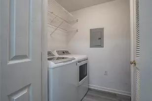 1203 Bay Club Cir, Tampa, FL 33607 - Photo 12