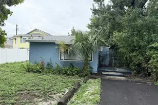 1661 27th Ave N, Saint Petersburg, FL 33713 - Photo 1