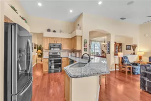 2219 Longmore Cir, Valrico, FL 33596 - Photo 8