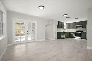 309 Bath St, Tarpon Springs, FL 34689 - Photo 10