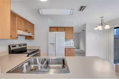 16547 Lake Brigadoon Circle, Tampa, FL 33618 - Photo 8