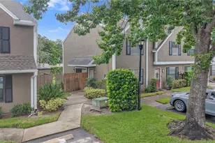 16547 Lake Brigadoon Cir, Tampa, FL 33618 - Photo 2