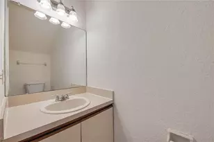 16547 Lake Brigadoon Cir, Tampa, FL 33618 - Photo 12