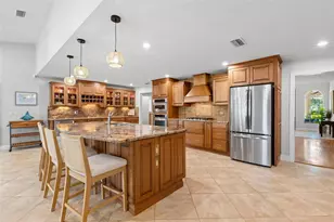 2001 Illinois Ave NE, Saint Petersburg, FL 33703 - Photo 14