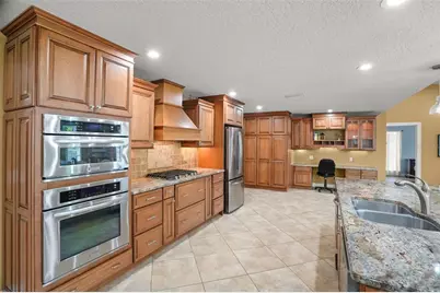 2001 Illinois Ave NE, Saint Petersburg, FL 33703 - Photo 14