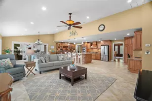 2001 Illinois Ave NE, Saint Petersburg, FL 33703 - Photo 22