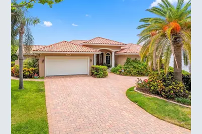 2001 Illinois Ave NE, Saint Petersburg, FL 33703 - Photo 4