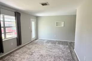 6041 43rd Ave N, Saint Petersburg, FL 33709 - Photo 2