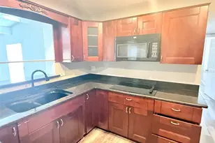 6041 43rd Ave N, Saint Petersburg, FL 33709 - Photo 8