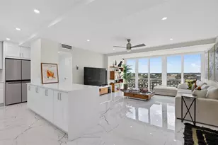 31 Island Way, Clearwater Beach, FL 33767 - Photo 10