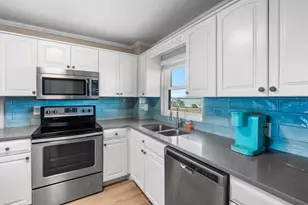 1270 Gulf Blvd, Clearwater Beach, FL 33767 - Photo 8