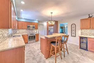 1712 Sakura Dr, Valrico, FL 33596 - Photo 10