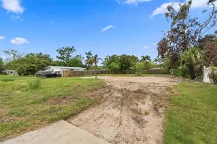 3963 Neptune Dr SE, Saint Petersburg, FL 33705 - Photo 2