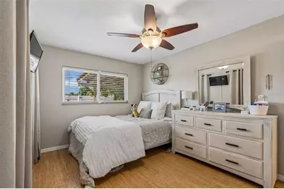 10748 Village Green Ave, Seminole, FL 33772 - Photo 18