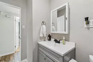 10748 Village Green Ave, Seminole, FL 33772 - Photo 24