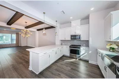 815 Burlington Avenue N, Saint Petersburg, FL 33701 - Photo 6
