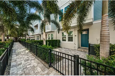 815 Burlington Avenue N, Saint Petersburg, FL 33701 - Photo 24