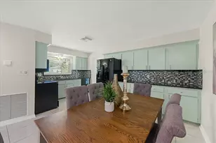12301 N 53rd St, Temple Terrace, FL 33617 - Photo 14
