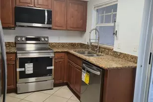 734 Kensington Lake Cir, Brandon, FL 33511 - Photo 6