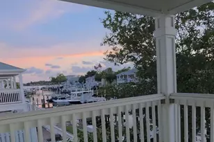 5121 Coquina Key Dr SE, Saint Petersburg, FL 33705 - Photo 16