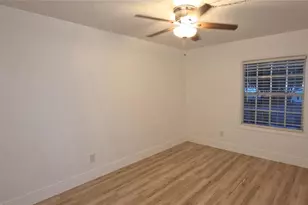 5121 Coquina Key Dr SE, Saint Petersburg, FL 33705 - Photo 12