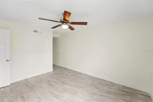 11409 8th St N, Saint Petersburg, FL 33716 - Photo 12