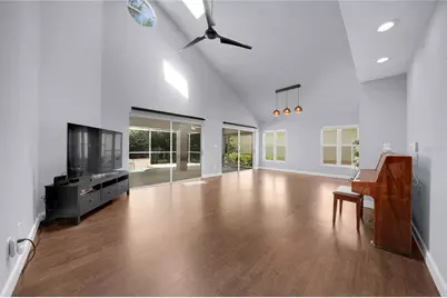 15876 Sanctuary Drive, Tampa, FL 33647 - Photo 2