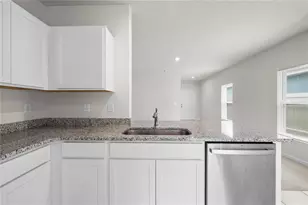 35155 Jomar Ave, Zephyrhills, FL 33541 - Photo 8