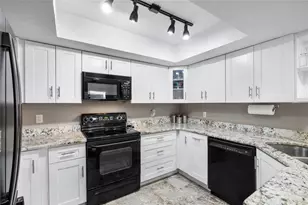 11520 Galleria Dr, Tampa, FL 33618 - Photo 10