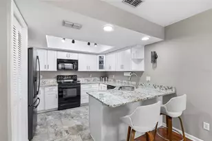 11520 Galleria Dr, Tampa, FL 33618 - Photo 10