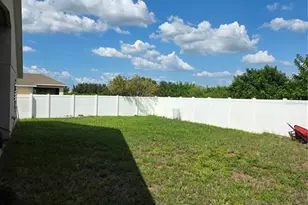 2613 Yukon Cliff Dr, Ruskin, FL 33570 - Photo 2