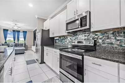 31603 Blue Passing Loop, Wesley Chapel, FL 33545 - Photo 8