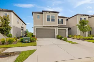 31603 Blue Passing Loop, Wesley Chapel, FL 33545 - Photo 4