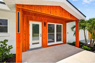 1524 Carson Circle NE, Saint Petersburg, FL 33703 - Photo 1