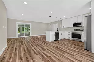 1524 Carson Cir NE, Saint Petersburg, FL 33703 - Photo 6
