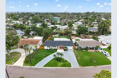 1524 Carson Circle NE, Saint Petersburg, FL 33703 - Photo 34