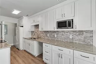 1502 16th Cir SE, Largo, FL 33771 - Photo 14